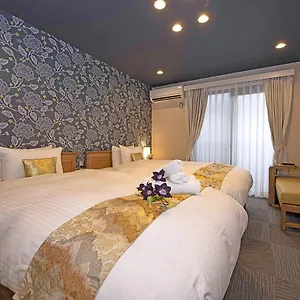 Sakura Nijo Seasons Apartahotel